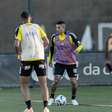 Arana é liberado do DM e volta a ficar à disposição de Cuca