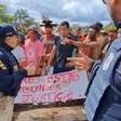 Indígenas bloqueiam rodovia para reivindicar soltura de cacique preso na Bahia