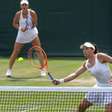 Luisa Stefani é superada por dupla Nº 1 nas quartas em Wimbledon