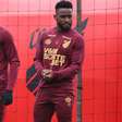 Athletico-PR conta as horas para reforçar elenco: "Chegam mais 3"