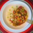 Frango xadrez com abacaxi e amendoim: receita oriental fácil