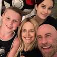 Fechado para romance: John Travolta fez voto de celibato após morte de esposa