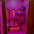 Dado Dolabella posta foto de seu corpo e faz reflexão em sauna
