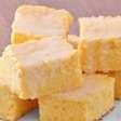 Bolo de fubá cremoso com calda: teste a receita fácil e surpreendente
