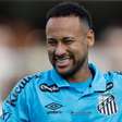 Neymar compra réplica de Batmóvel por mais de R$ 8 milhões mas é impedido de usar carro de luxo nas ruas