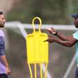 Caçapa tem reencontro especial antes de passar a bola a Davide Ancelotti
