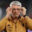 Treinador do Athletico reconhece vaias e garante que vai achar solução