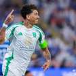 Na mira de brasileiros, Firmino acerta saída do Al-Ahly e define futuro