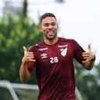 Renan Lodi assiste à derrota do Athletico-PR na Arena e causa reação na web: "Tem que voltar"