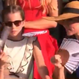 Princesa Charlotte viraliza após 'imitar' Kate Middleton na final de Wimbledon: 'Idênticas'