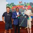 Cole Palmer celebra título mundial em ilha desconhecida no Caribe onde nasceu seu avô