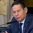 Mourão diz que Bolsonaro é 'caso interno' e não aceita que 'Trump venha meter o bedelho' no Brasil