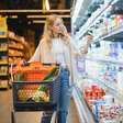 8 dicas para economizar com a baixa dos preços dos alimentos