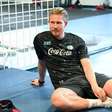 De Bruyne se surpreende ao receber camisa 10 em treino do Napoli