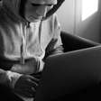 Cyberstalking: o que fazer para evitar a perseguição virtual