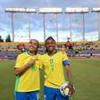 Destaque em goleada, Kerolin exalta Marta e celebra vitória