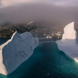 Iceberg gigante gera preocupação em moradores de pequena vila na Groenlândia