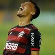 Flamengo desiste de negociação e reintegra Victor Hugo