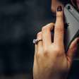 Brasileiros usam internet no celular mais para fazer ligações do que para mandar mensagens, diz IBGE