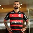 Michael, ex-Goiás não joga no Flamengo e novidade pode surgir