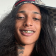 Noiva do Oruam reuniu mais de 20 pessoas pra orar pelo rapper