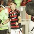 Flamengo vence o Atlético e assume a liderança isolada do Brasileirão