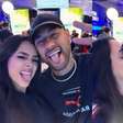 Sem as filhas, Neymar e Bruna Biancardi trocam beijos em noite de pôquer