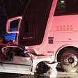 GRAVE! Cinco pessoas morrem após carro colidir de frente com ônibus