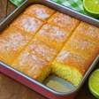 O bolo de limão mais fofinho com calda da fruta: sucesso
