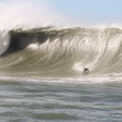 Lucas Chumbo 'vibra' com ondas gigantes após passagem de ciclone extratropical em SC: 'Força assustadora'
