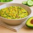 Salada cremosa de pepino com abacate: leve e saborosa