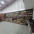 População em situação de rua ganha biblioteca em SP; conheça iniciativa do padre Júlio Lancellotti