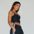 Jade Picon veste look esportivo com tênis de R$699,99