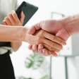 8 opções de franquias baratas para empreender pelo celular