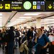 Pais abandonam filho de 10 anos em aeroporto, embarcam sem ele e acabam na delegacia