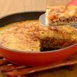 Fritada de batata com linguiça e parmesão para um almoço delicioso