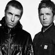 Homem morre ao cair de estádio durante show da banda Oasis