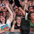 Homem morre após queda em show do Oasis em Londres
