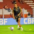 Sem Dantas, Botafogo procura zagueiro no mercado