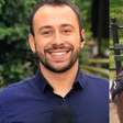 Vem casamento aí! Repórter da Globo celebra noivado com influenciador: 'Te amo'