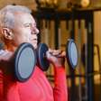 Musculação é aliada no combate à depressão em idosos, diz estudo