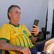 Especialistas veem descumprimento de medida cautelar por Bolsonaro após publicação de Flávio; entenda
