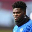 Perfil na internet sugere abaixo-assinado para Villarreal não contratar ex-Arsenal