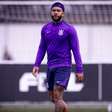 Após briga em treino, Memphis Depay cita jogadores 'agressivos' na véspera do Dérbi