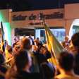 Apoiadores de Bolsonaro fazem buzinaço e se reúnem em frente ao condomínio do ex-presidente: 'O Brasil vai parar'