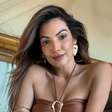 Trend total: marrom também invade a moda praia das famosas