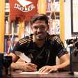 Ex-Botafogo, zagueiro celebra acerto com clube da Primeira Divisão de Portugal