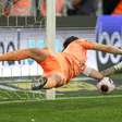 Ídolo do Corinthians sobe em ranking mundial após pênalti defendido pelo Cruzeiro; entenda