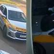 Aluna perde o controle de carro e invade autoescola no Paraná
