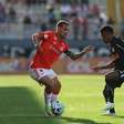 Internacional e Bragantino se enfrentam em duelo de recuperação no Brasileirão